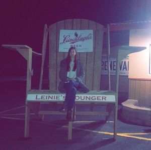 Meet your Posher, Danielle